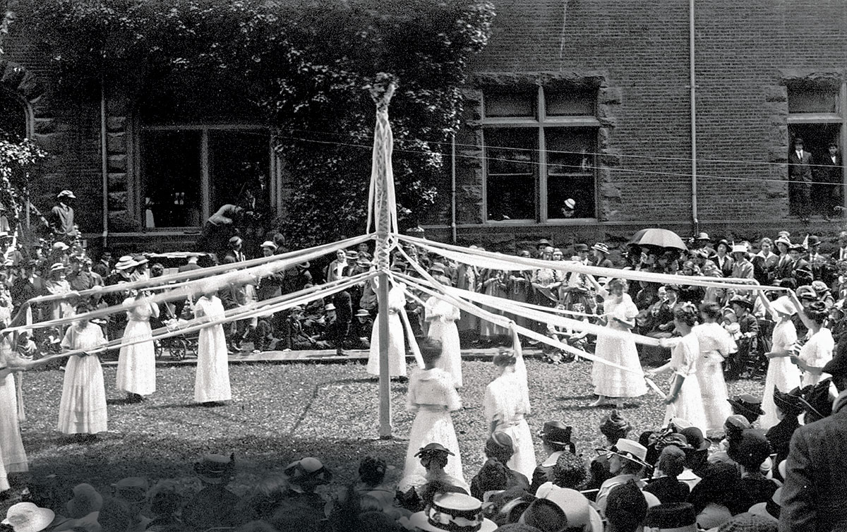May Pole on May Day in 1914