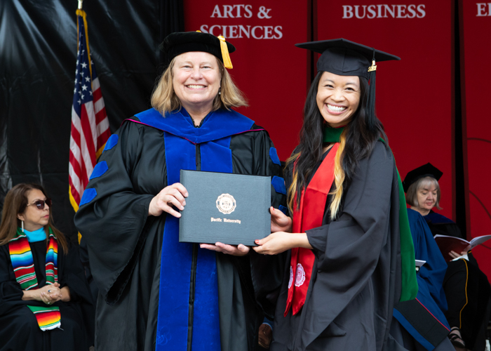 Jessica Nguyen receives award at August commencement