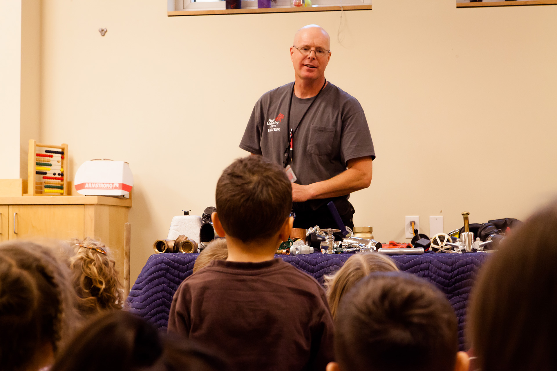 Dave Cookman visits the Pacific University Early Learning Community in 2015