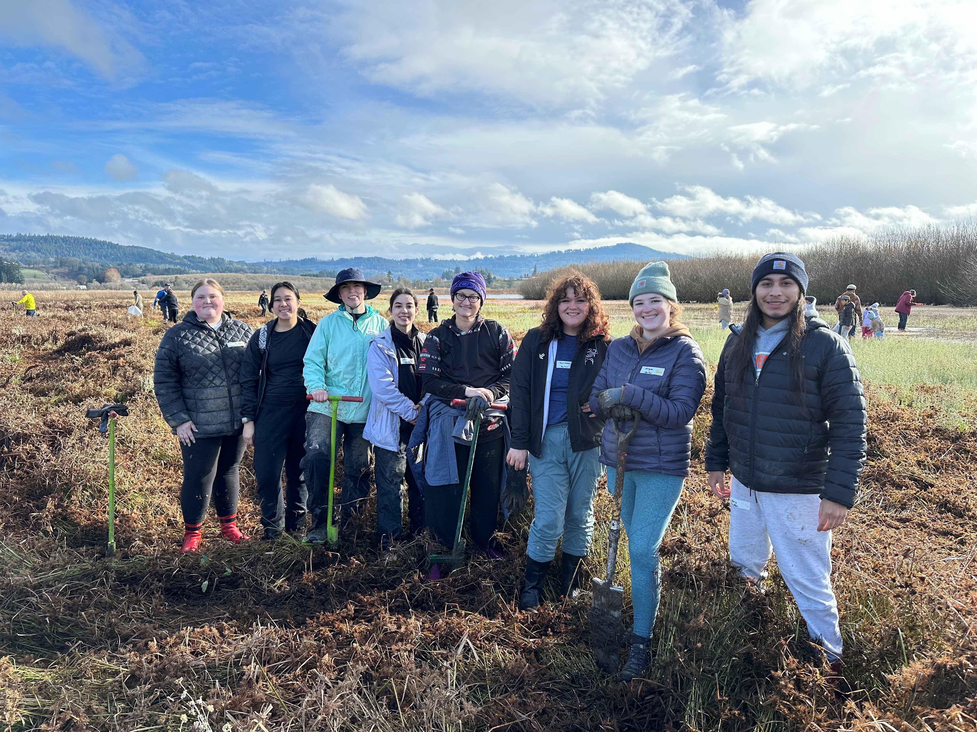 students at Wapato event