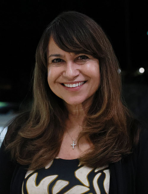 Portrait of Rochelle Vidinha '89