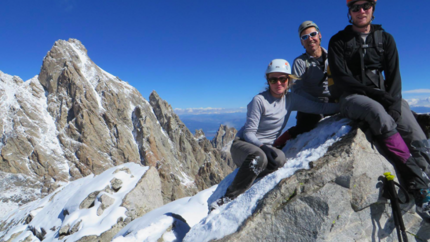 Kelsey Schweitzer '11 and friends on a mountaintop