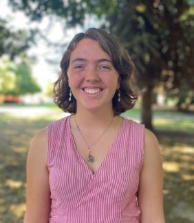 Photo of peer tutor Claire Schneidler