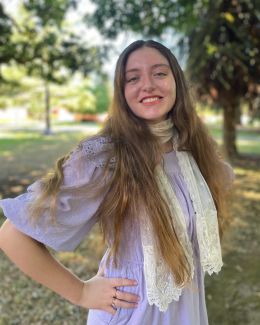 Photo of peer tutor Elle Griego