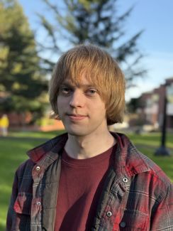 Photo of peer tutor Hunter Bordwell-Gray